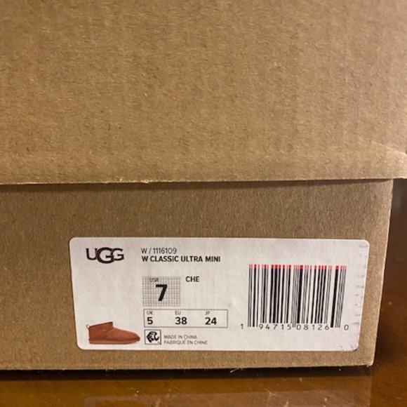Ugg Classic Ultra Mini Size 7 - Picture 3 of 3